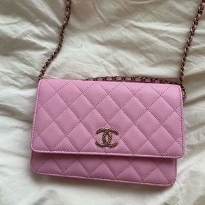 CHANEL Wallet on Chain - Pink